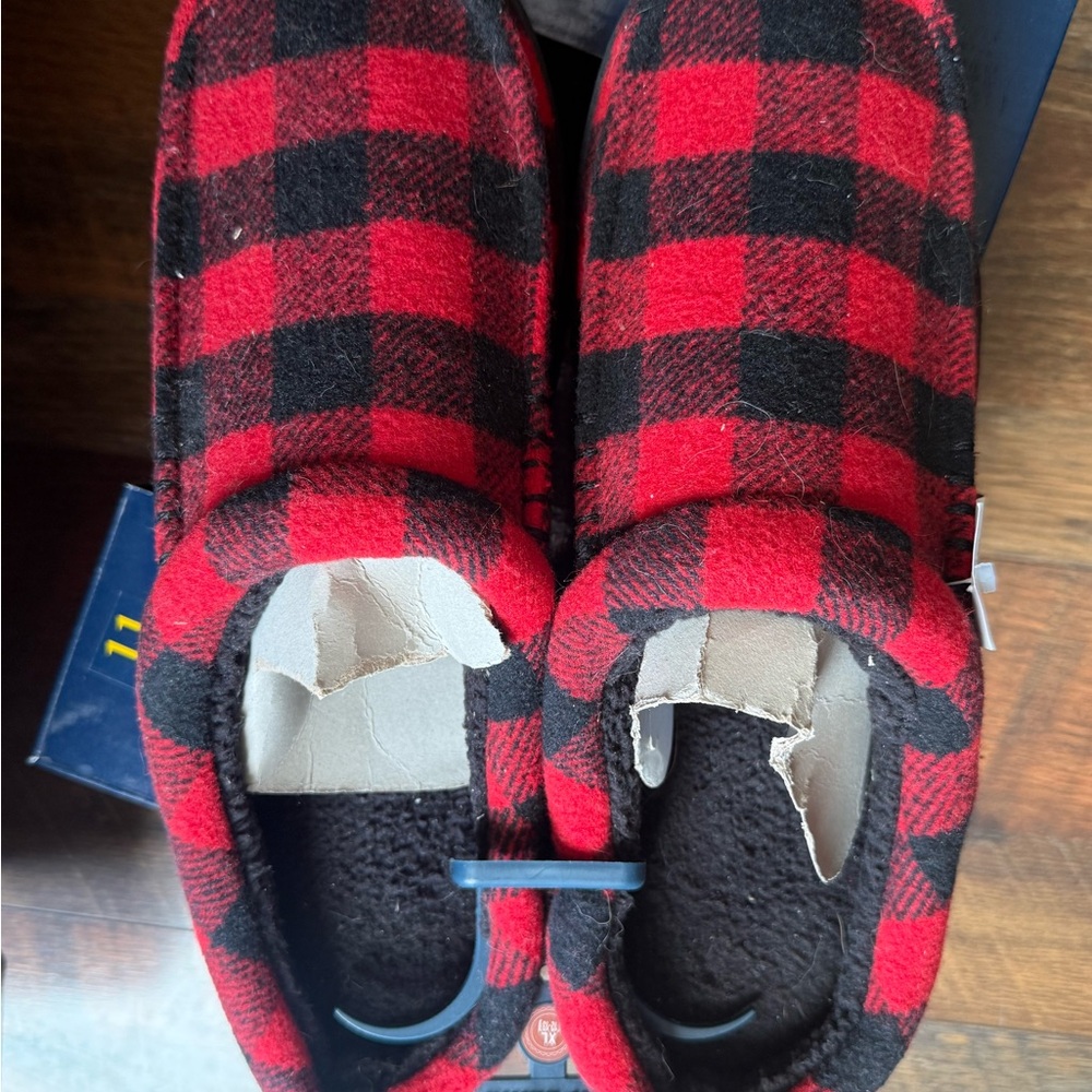 Men’s Red and Black Buffalo Plaid Houseshoes
